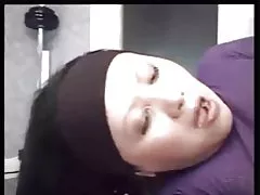 Idade vietnamita fai un pau negro