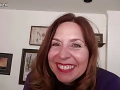 Impertinente americano nai xogando con ela